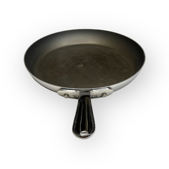 All-Clad ★ D5® Stainless Steel Nonstick Omelette 9” Fry Pan ★ Stainless Steel ★ - Picture 14 of 16
